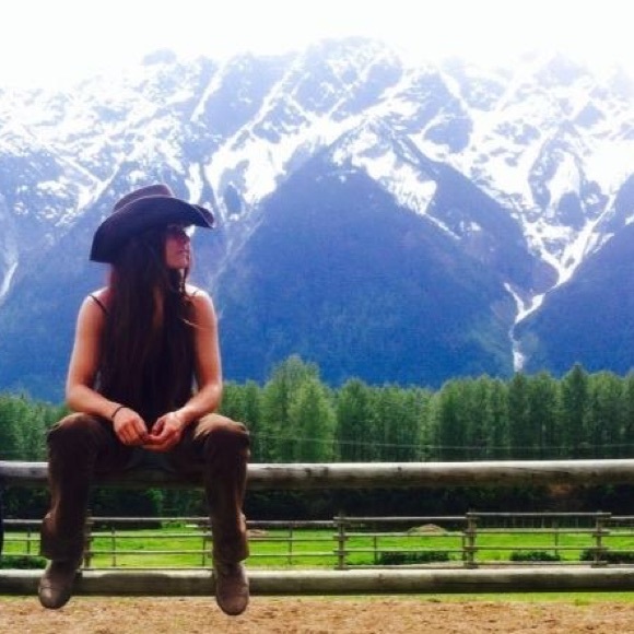 Meet your Posher, Kat - Picture 1 of 1